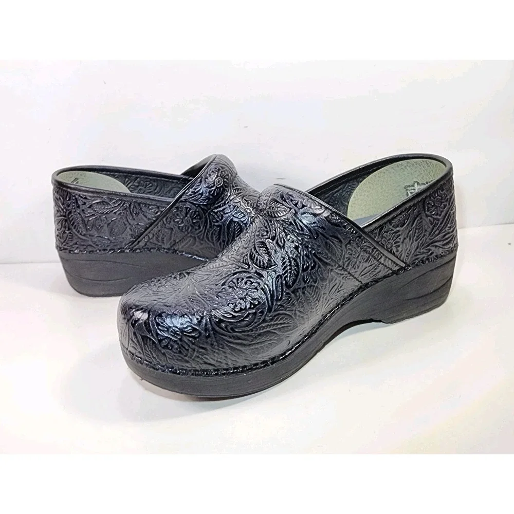 Dansko XP 2.0 Etched Leather Clog Womens EUR 37 US 6.5-7 Black Floral EUC - Picture 5 of 12